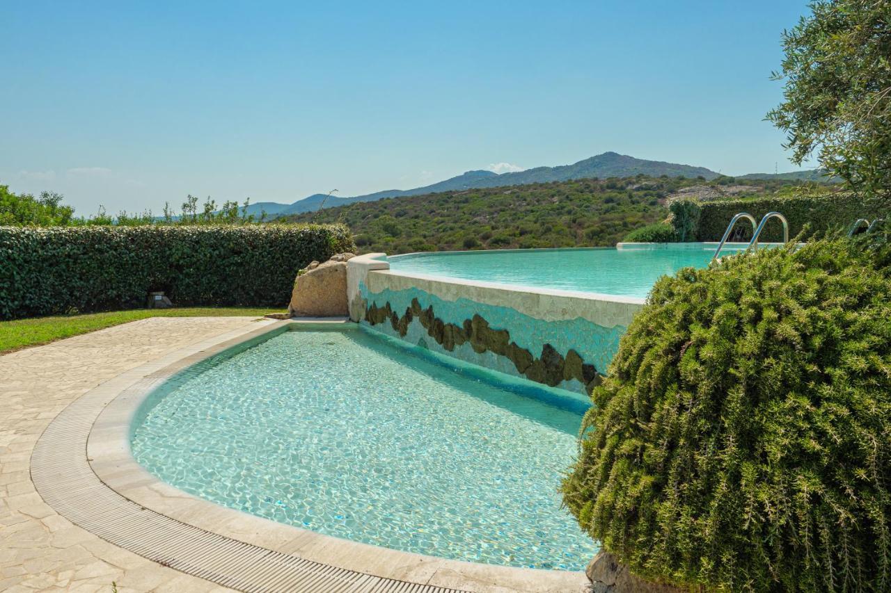Villetta D'Arancia - Sherdenia Luxury Apartments มาริเนลลา ภายนอก รูปภาพ
